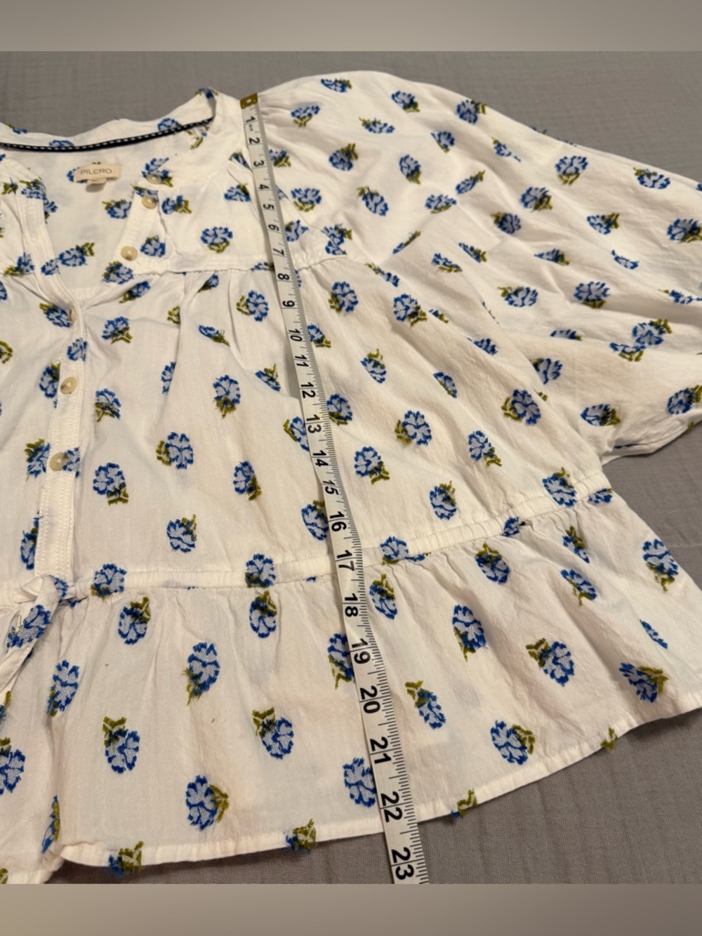 1X Anthropologie Pilcro Babydoll Batwing Blouse white with blue floral - Picture 10 of 10
